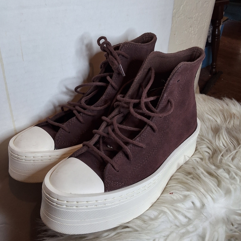 Brown High-Top Women's Sneakers - Picture 1 of 8